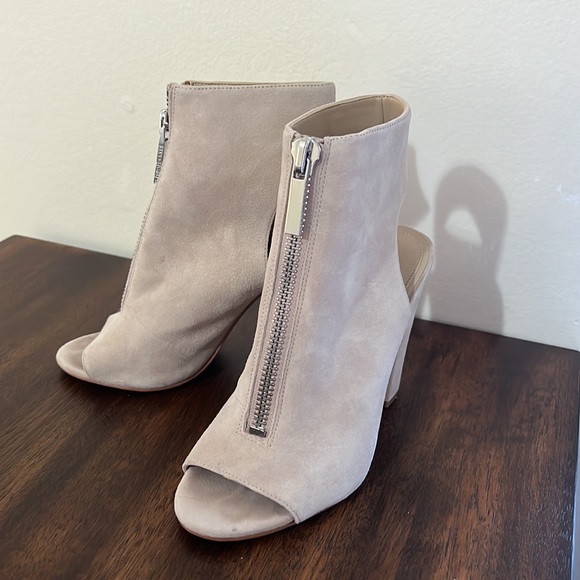 Kendall & Kylie suede ankle boots with zipper - Picture 5 of 6